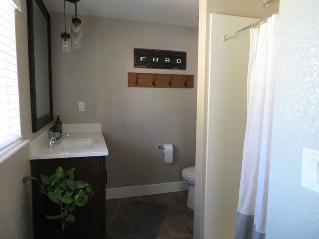 4900 Pleasant Valley Rd, Oakdale, CA 95361