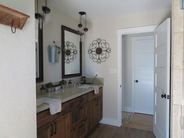 4900 Pleasant Valley Rd, Oakdale, CA 95361