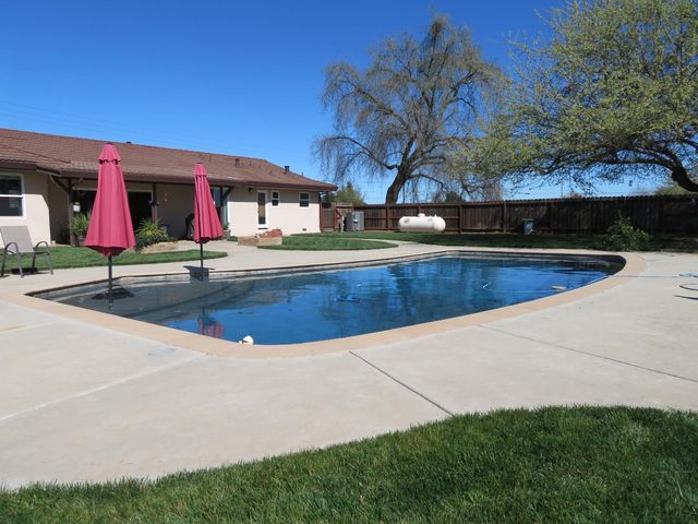 4900 Pleasant Valley Rd, Oakdale, CA 95361