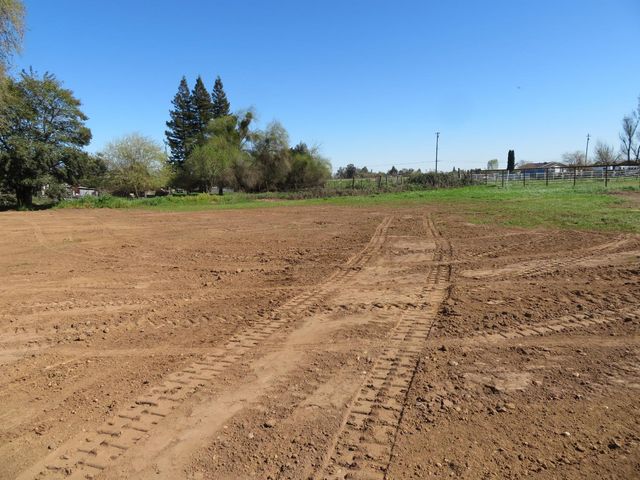 4900 Pleasant Valley Rd, Oakdale, CA 95361