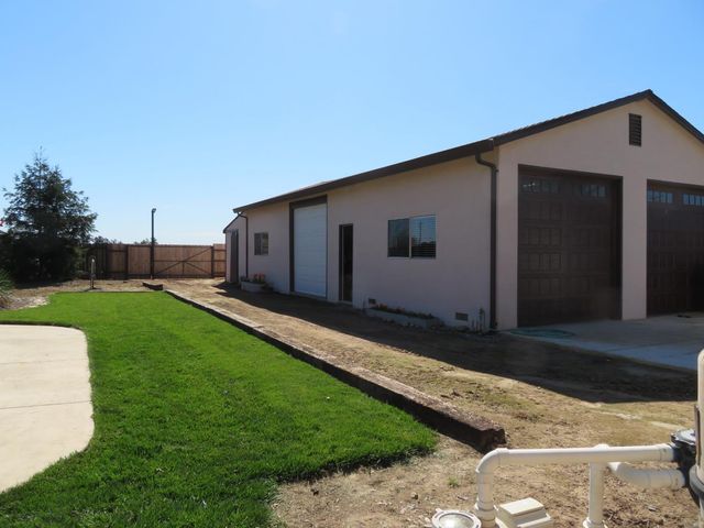 4900 Pleasant Valley Rd, Oakdale, CA 95361