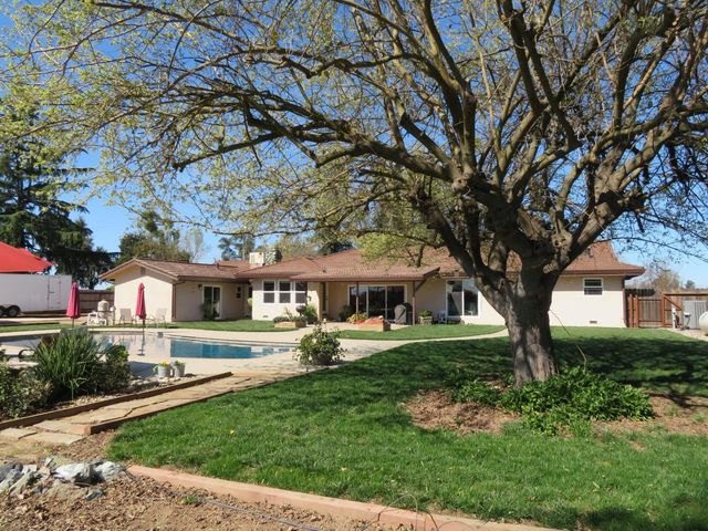 4900 Pleasant Valley Rd, Oakdale, CA 95361