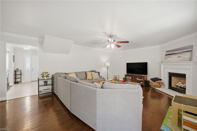 420 Las Gaviotas BLVD, Chesapeake, VA 23322