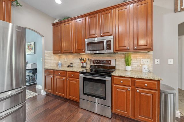 2825 N Spring Meadow Ct, Wichita, KS 67205