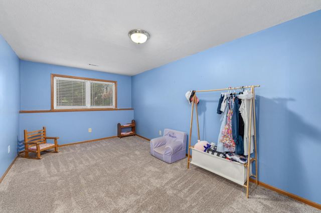 2825 N Spring Meadow Ct, Wichita, KS 67205