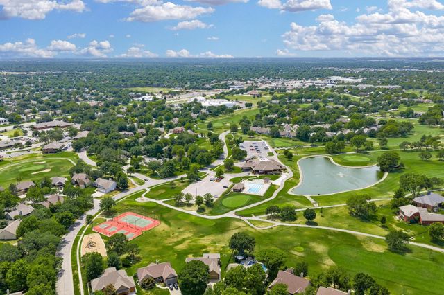 2825 N Spring Meadow Ct, Wichita, KS 67205