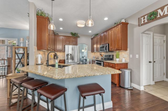 2825 N Spring Meadow Ct, Wichita, KS 67205