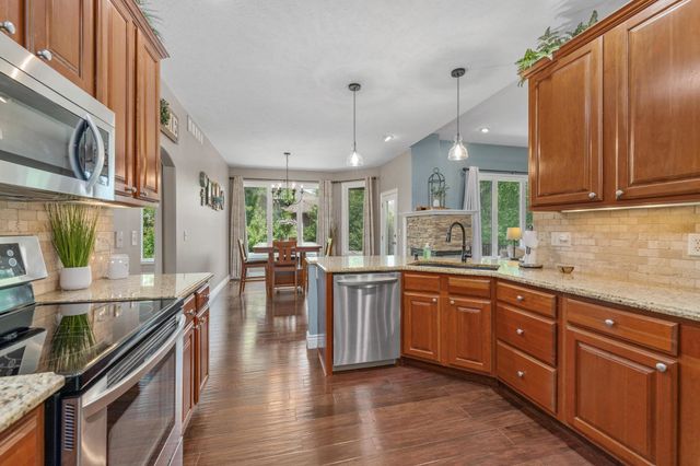 2825 N Spring Meadow Ct, Wichita, KS 67205