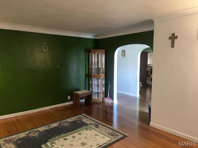 6830 Glades Avenue, St Louis, MO 63139