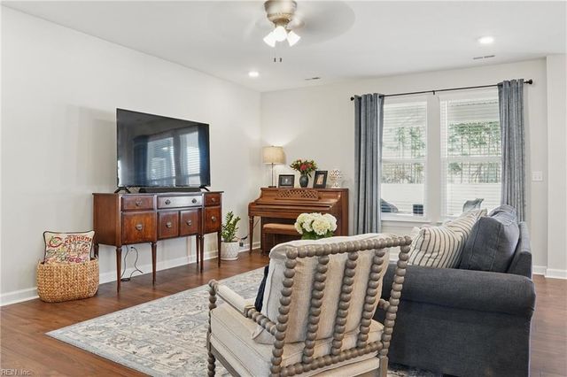 104 Prairie GLN, Moyock, NC 27958