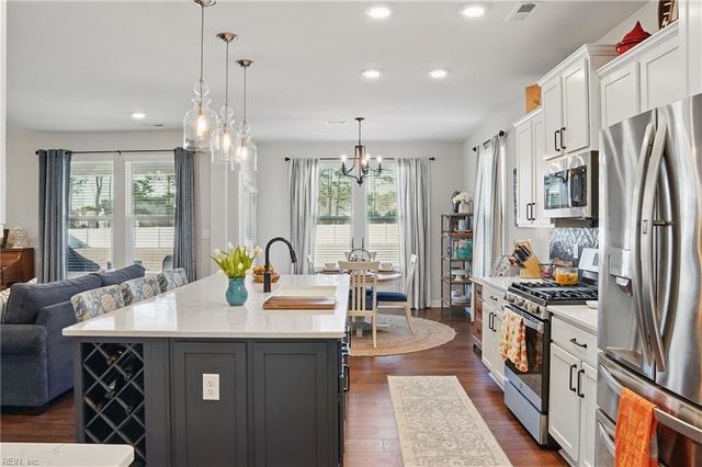 104 Prairie GLN, Moyock, NC 27958