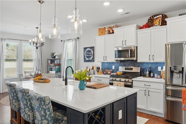 104 Prairie GLN, Moyock, NC 27958