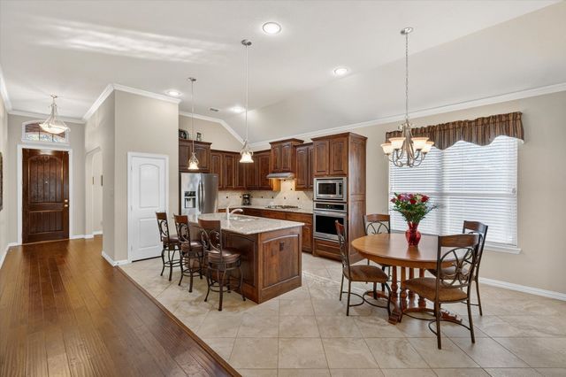 2931 Trail Lake Drive, Grand Prairie, TX 75054