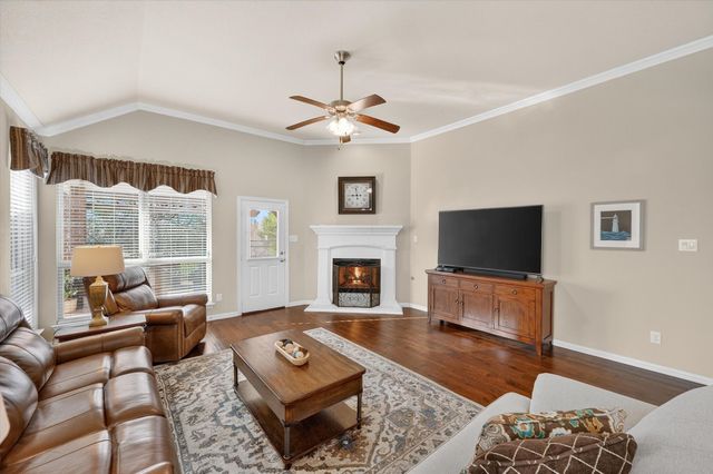 2931 Trail Lake Drive, Grand Prairie, TX 75054