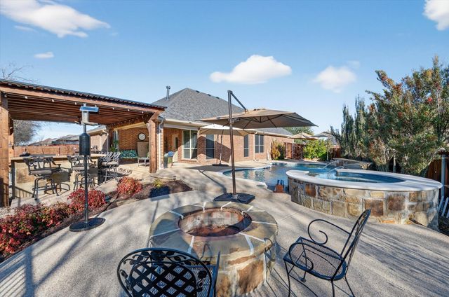 2931 Trail Lake Drive, Grand Prairie, TX 75054