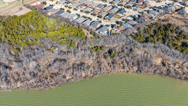 2931 Trail Lake Drive, Grand Prairie, TX 75054