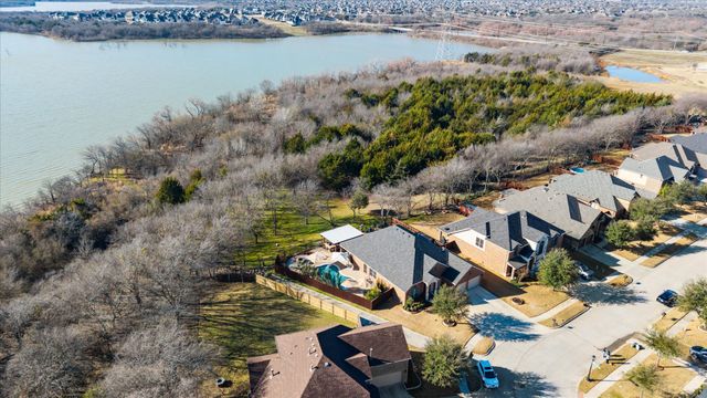 2931 Trail Lake Drive, Grand Prairie, TX 75054