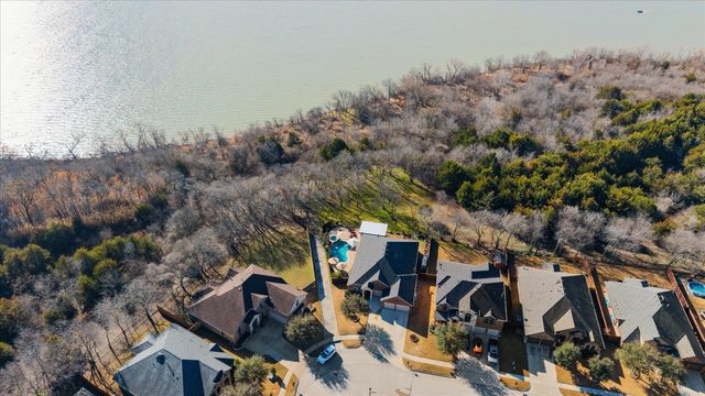 2931 Trail Lake Drive, Grand Prairie, TX 75054