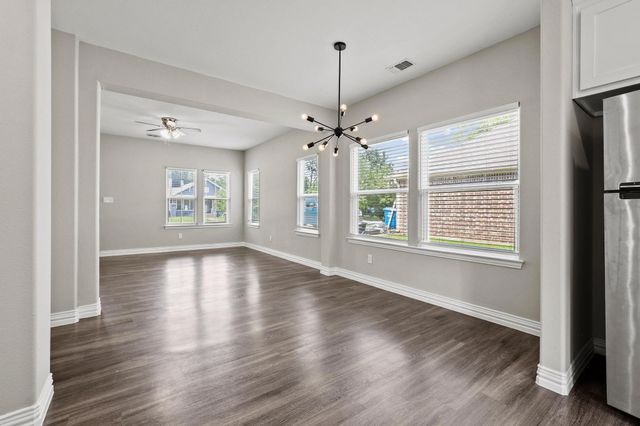 514 W Hull Street, Denison, TX 75020