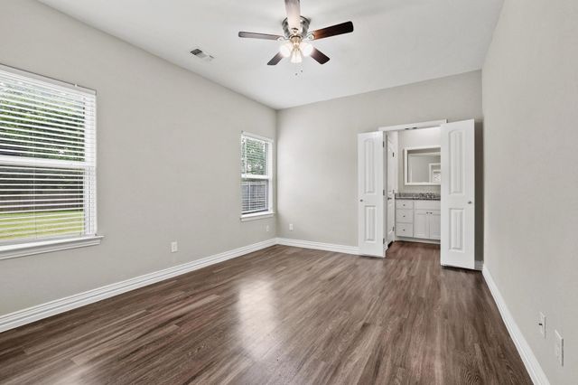 514 W Hull Street, Denison, TX 75020
