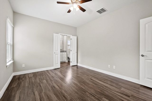 514 W Hull Street, Denison, TX 75020