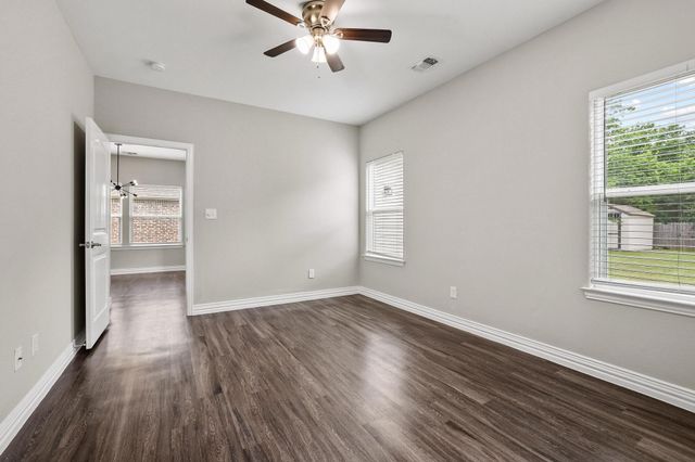 514 W Hull Street, Denison, TX 75020