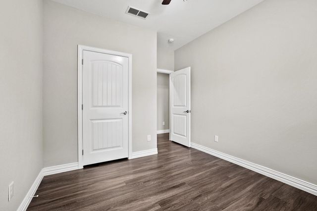 514 W Hull Street, Denison, TX 75020