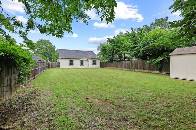 514 W Hull Street, Denison, TX 75020