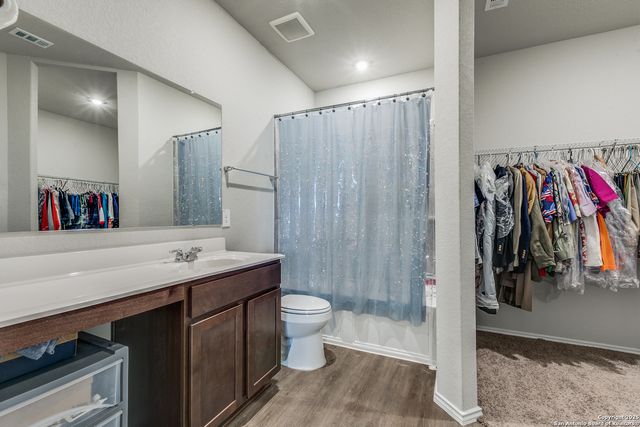 3038 Laguna Cliffs, Converse, TX 78109