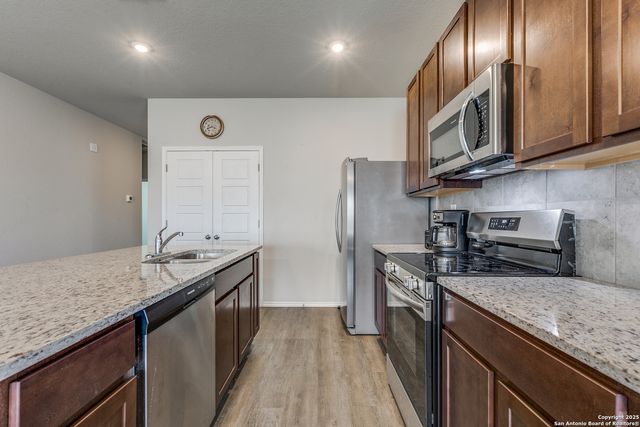 3038 Laguna Cliffs, Converse, TX 78109