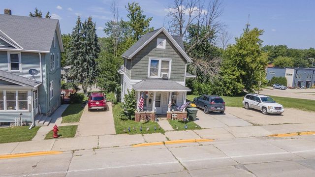 208 W JACKSON STREET, Ripon, WI 54971
