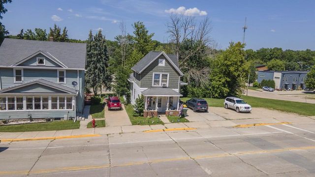 208 W JACKSON STREET, Ripon, WI 54971
