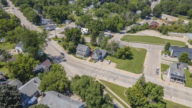 208 W JACKSON STREET, Ripon, WI 54971