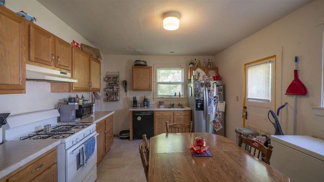 208 W JACKSON STREET, Ripon, WI 54971