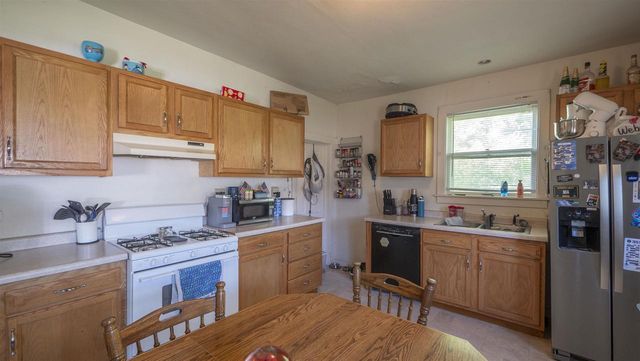 208 W JACKSON STREET, Ripon, WI 54971
