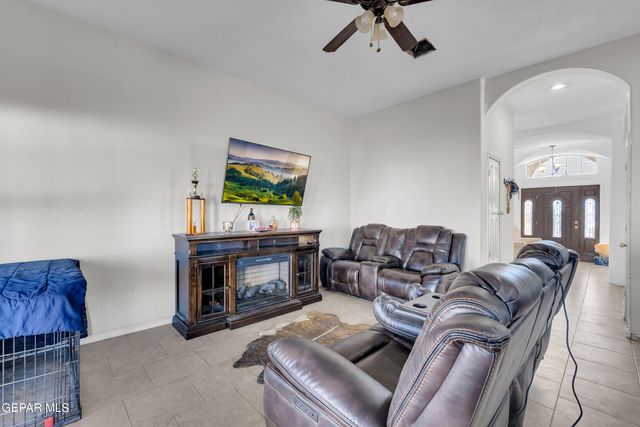 3790 LAS CASITAS Drive, El Paso, TX 79938