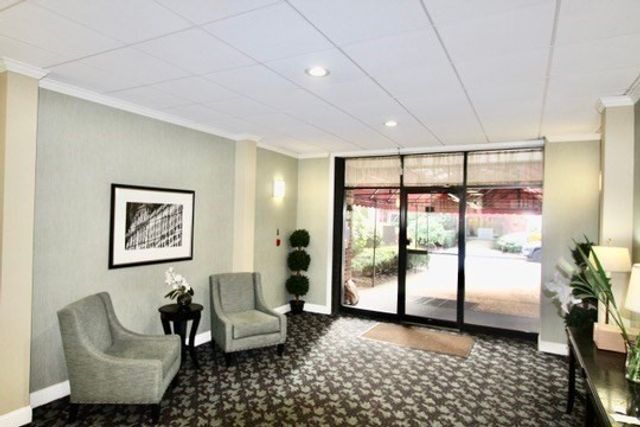 44 Broadlawn Park 22A, Boston, MA 02467