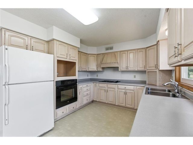206 County Road JJ, River Falls, WI 54022