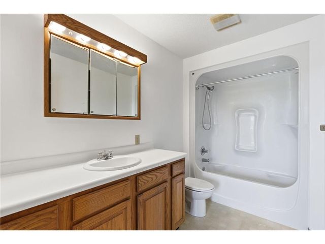 206 County Road JJ, River Falls, WI 54022