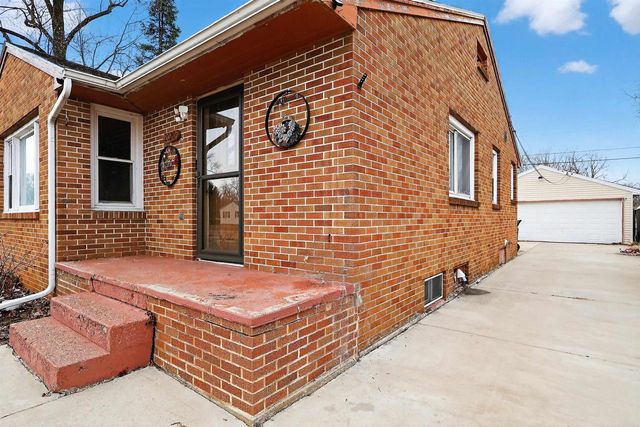 2020 S Cottage Avenue, Beloit, WI 53511