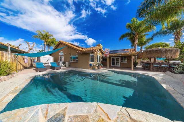 591 Gladiola Street, Hemet, CA 92545