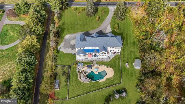 274 PINEVILLE RD, Newtown, PA 18940