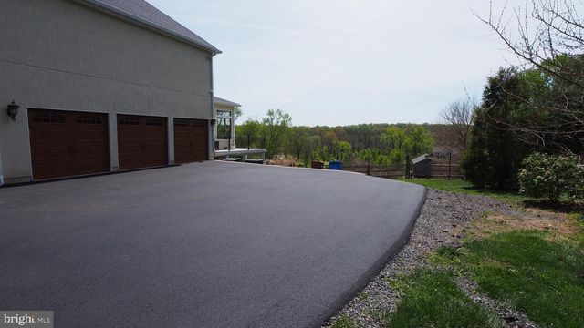 274 PINEVILLE RD, Newtown, PA 18940