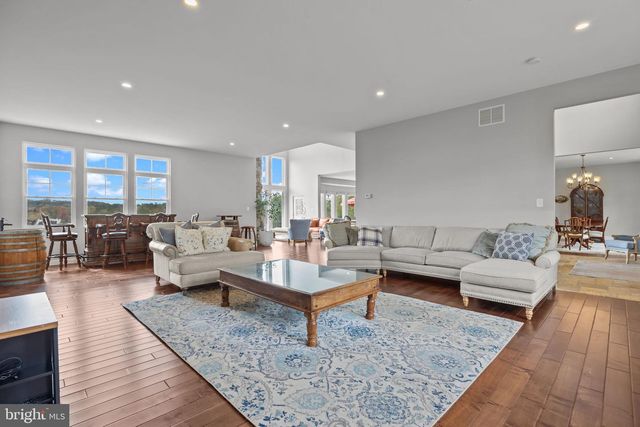 274 PINEVILLE RD, Newtown, PA 18940