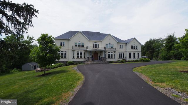 274 PINEVILLE RD, Newtown, PA 18940