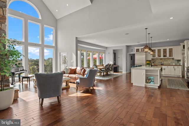 274 PINEVILLE RD, Newtown, PA 18940