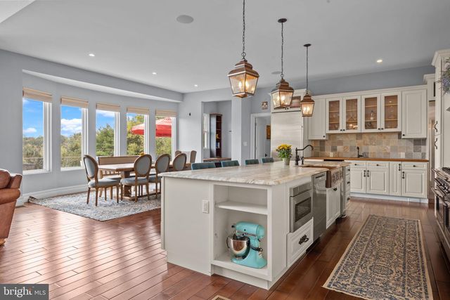 274 PINEVILLE RD, Newtown, PA 18940