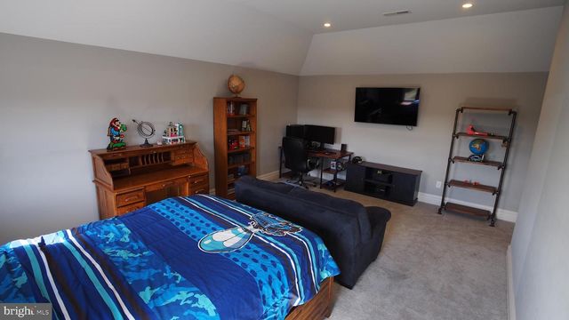 274 PINEVILLE RD, Newtown, PA 18940