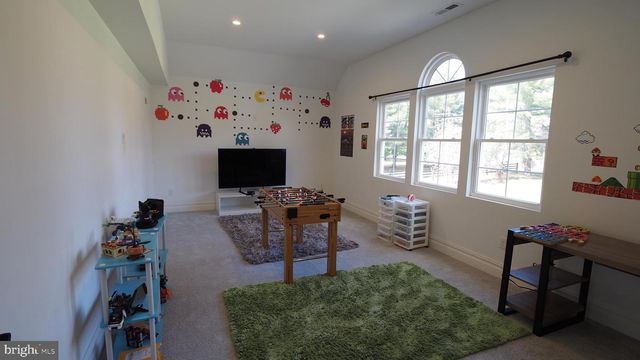 274 PINEVILLE RD, Newtown, PA 18940