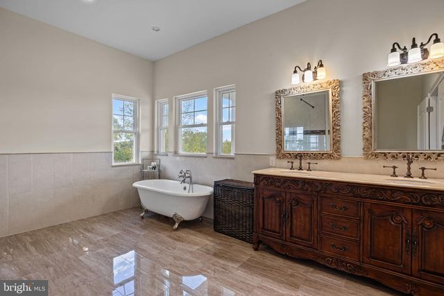 274 PINEVILLE RD, Newtown, PA 18940